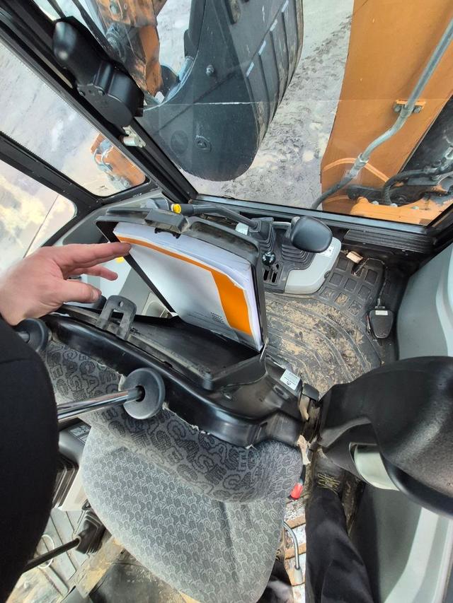 Экскаватор-погрузчик CASE 580SV