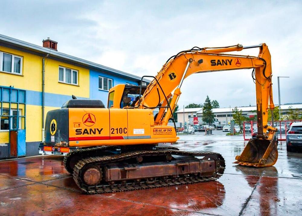 Колесный экскаватор SANY SY210W 2