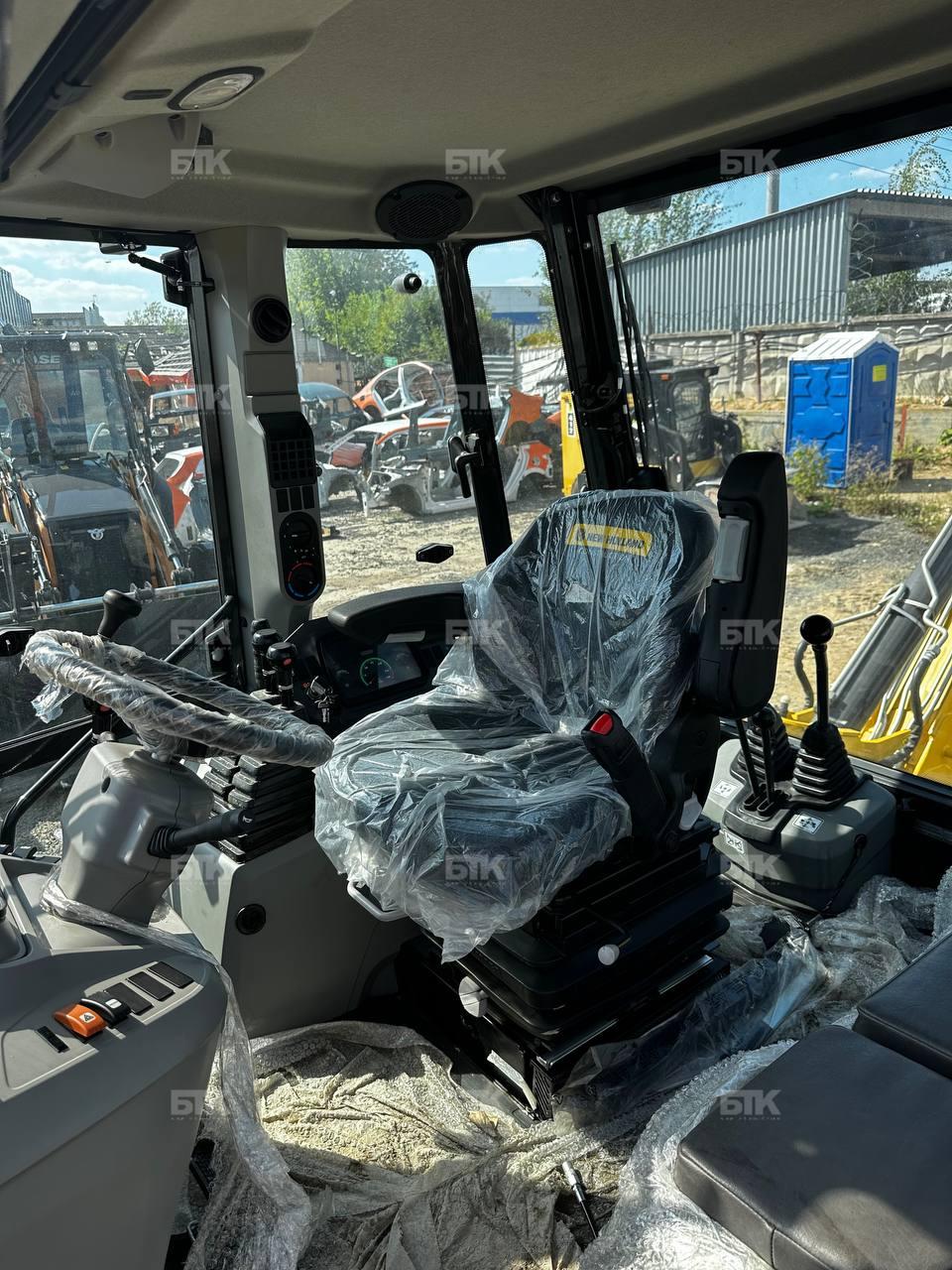 Экскаватор-погрузчик NEW HOLLAND B80B 11