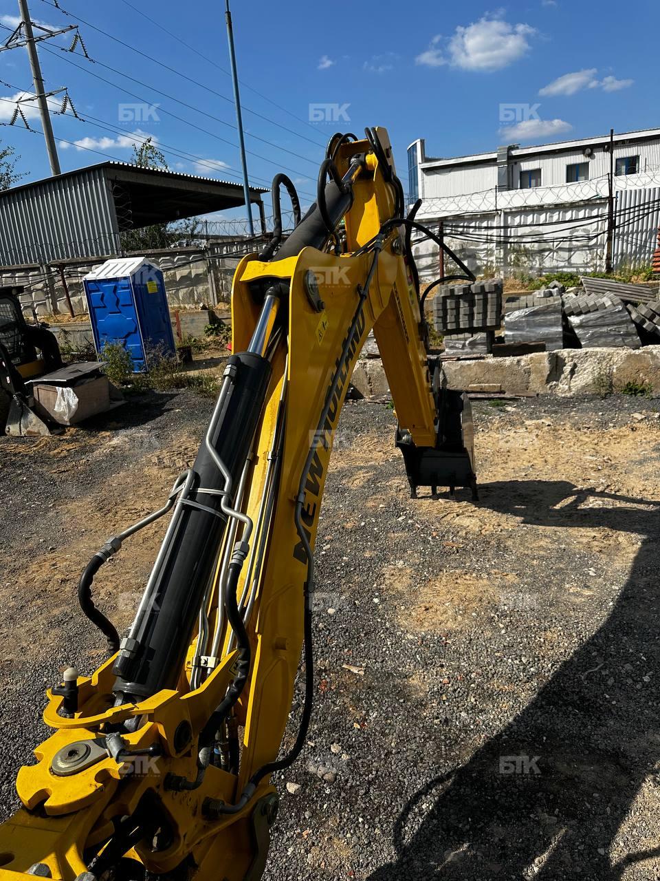 Экскаватор-погрузчик NEW HOLLAND B80B 15
