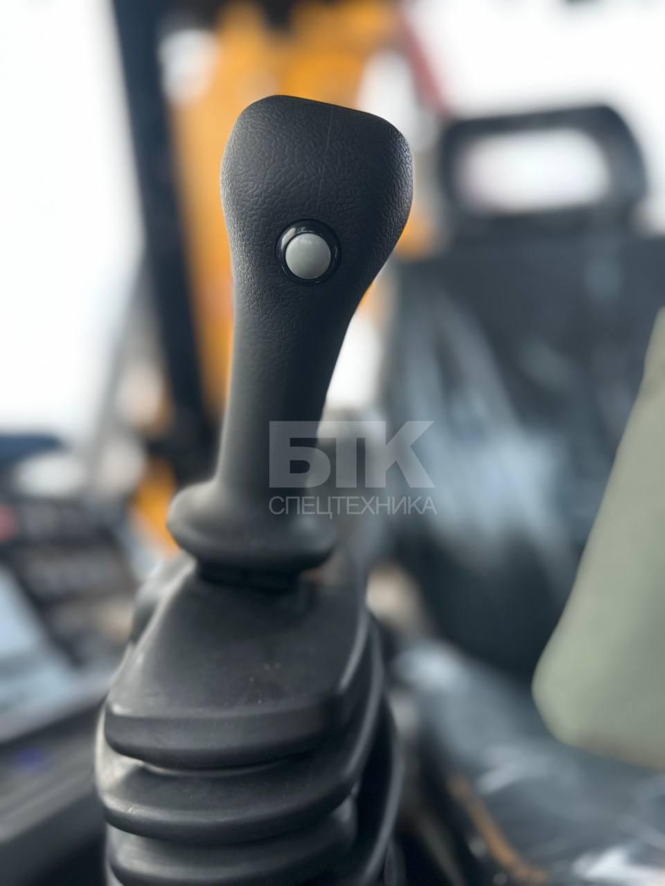 Экскаватор-погрузчик Lonking CDM83C 35