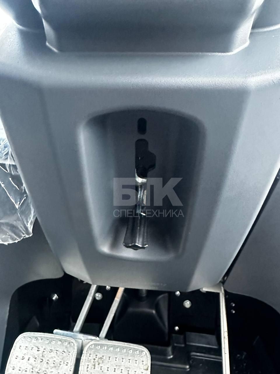Экскаватор-погрузчик Lonking CDM83C 39