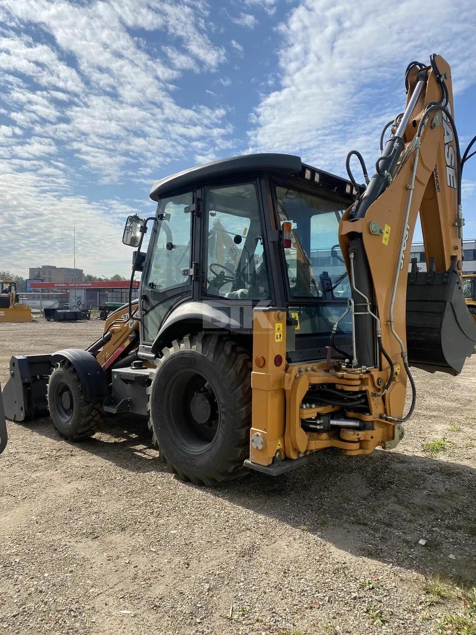 Экскаватор-погрузчик CASE 570ST 3