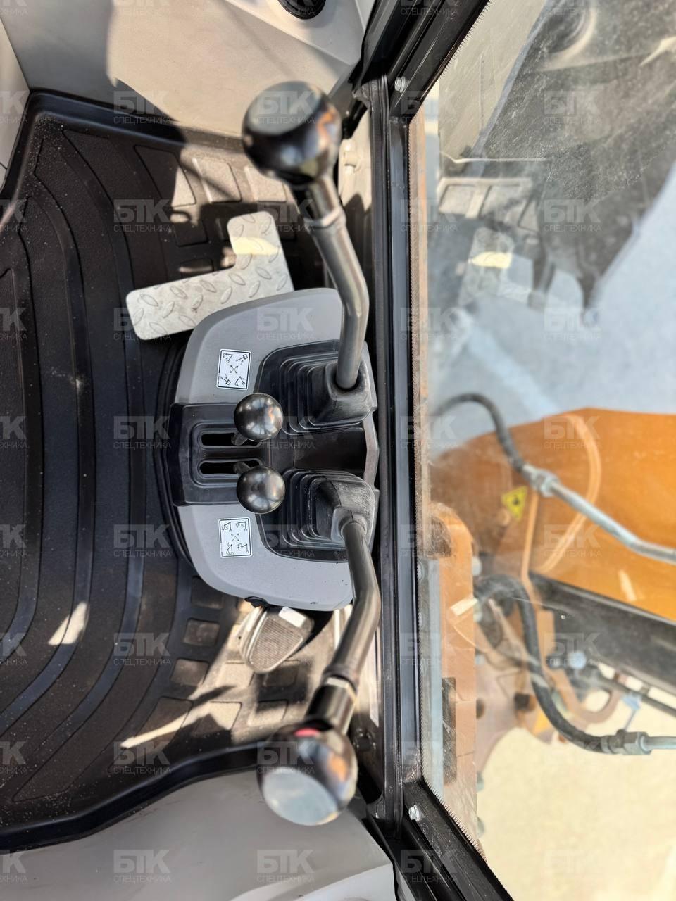 Экскаватор-погрузчик CASE 570SV 30