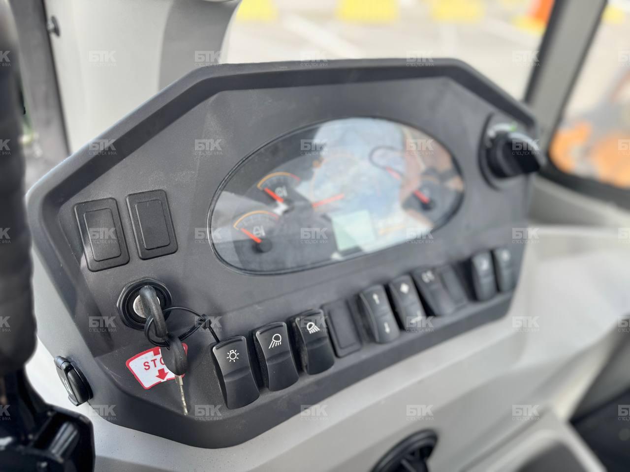 Экскаватор-погрузчик CASE 695SV PREMIUM 15