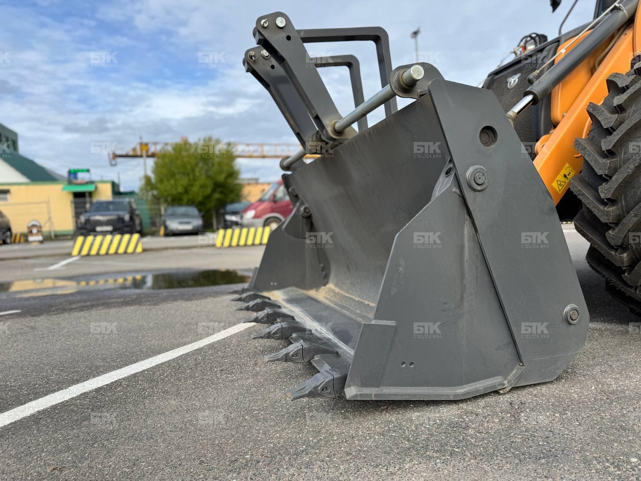 Экскаватор-погрузчик CASE 695SV PREMIUM 35