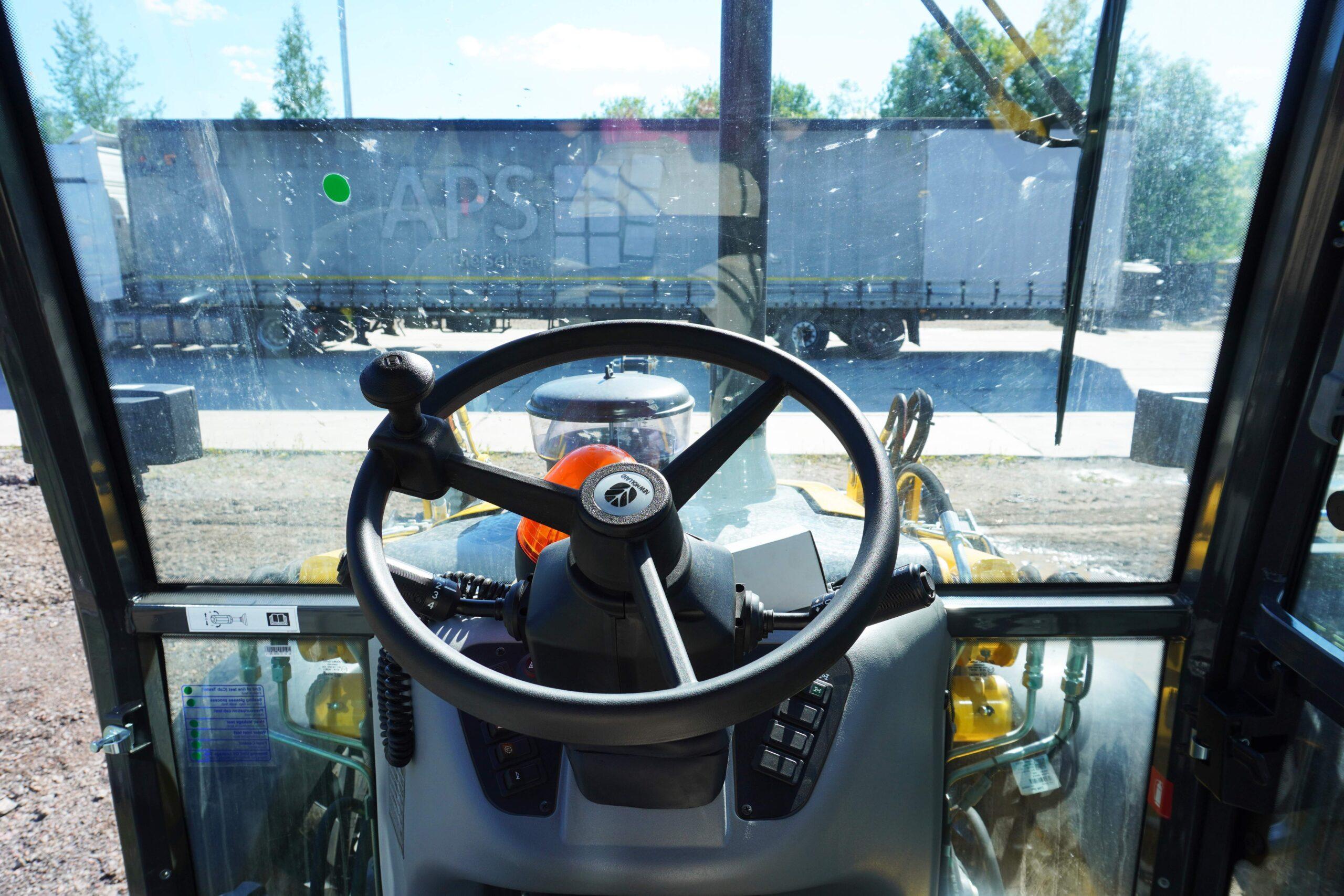Экскаватор-погрузчик NEW HOLLAND B110B 5