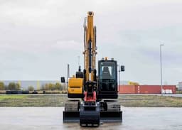 gusenichnyj-ekskavator-sy215c-2.jpg
