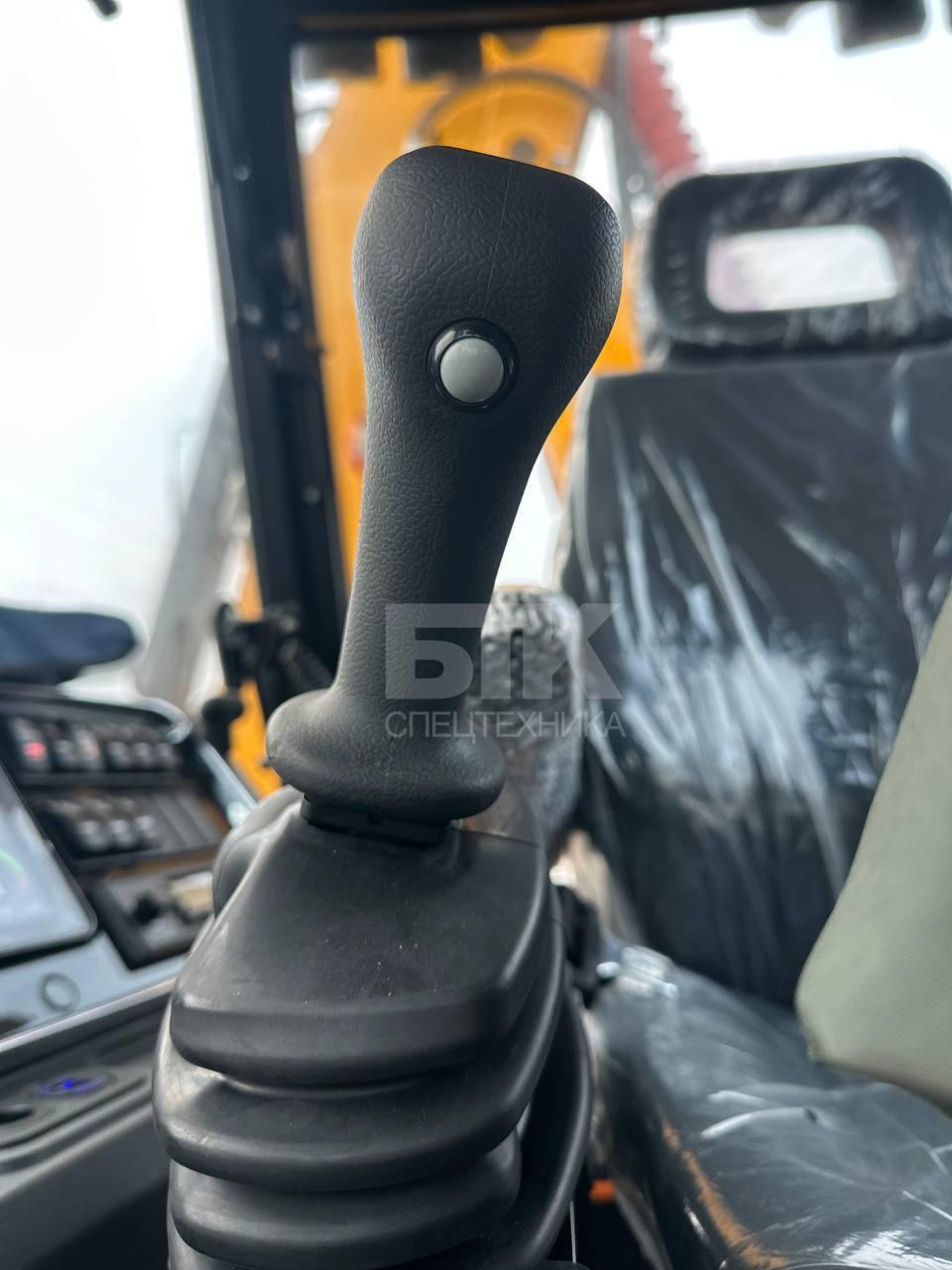 Экскаватор-погрузчик Lonking CDM83C 34